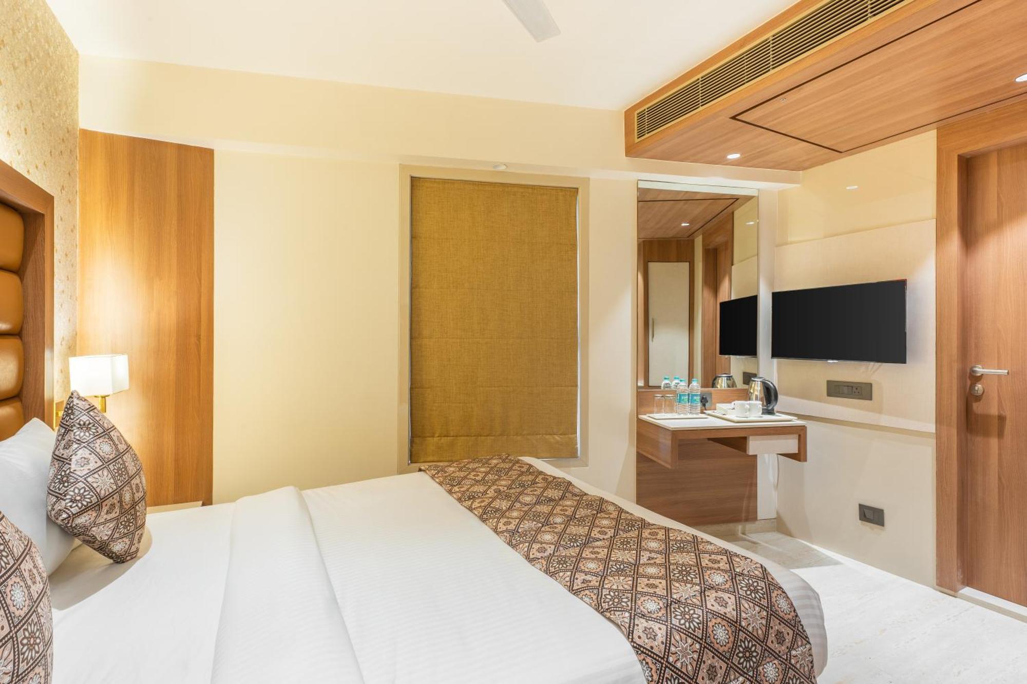 Hotel Supreme Comforts - Mumbai Airport — Photos 1
